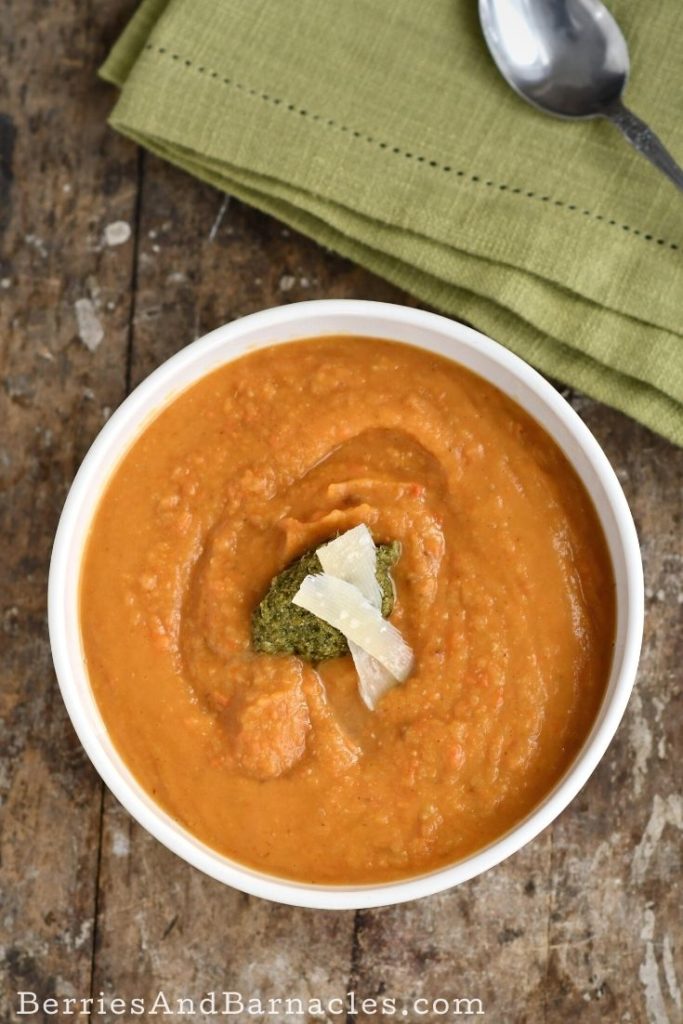 How to make a vegan and gluten-free roasted vegetable soup