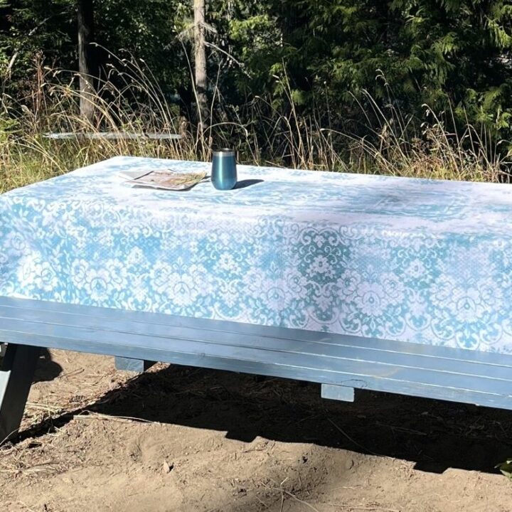 How to make a cheap and cheerful spray painted tablecloth
