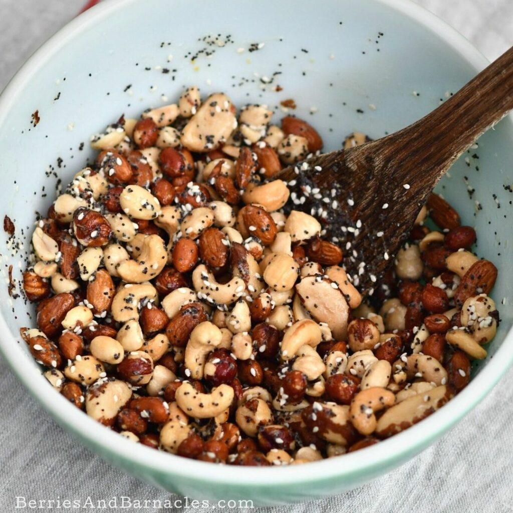 How to make a sugar-free flavored nut mix
